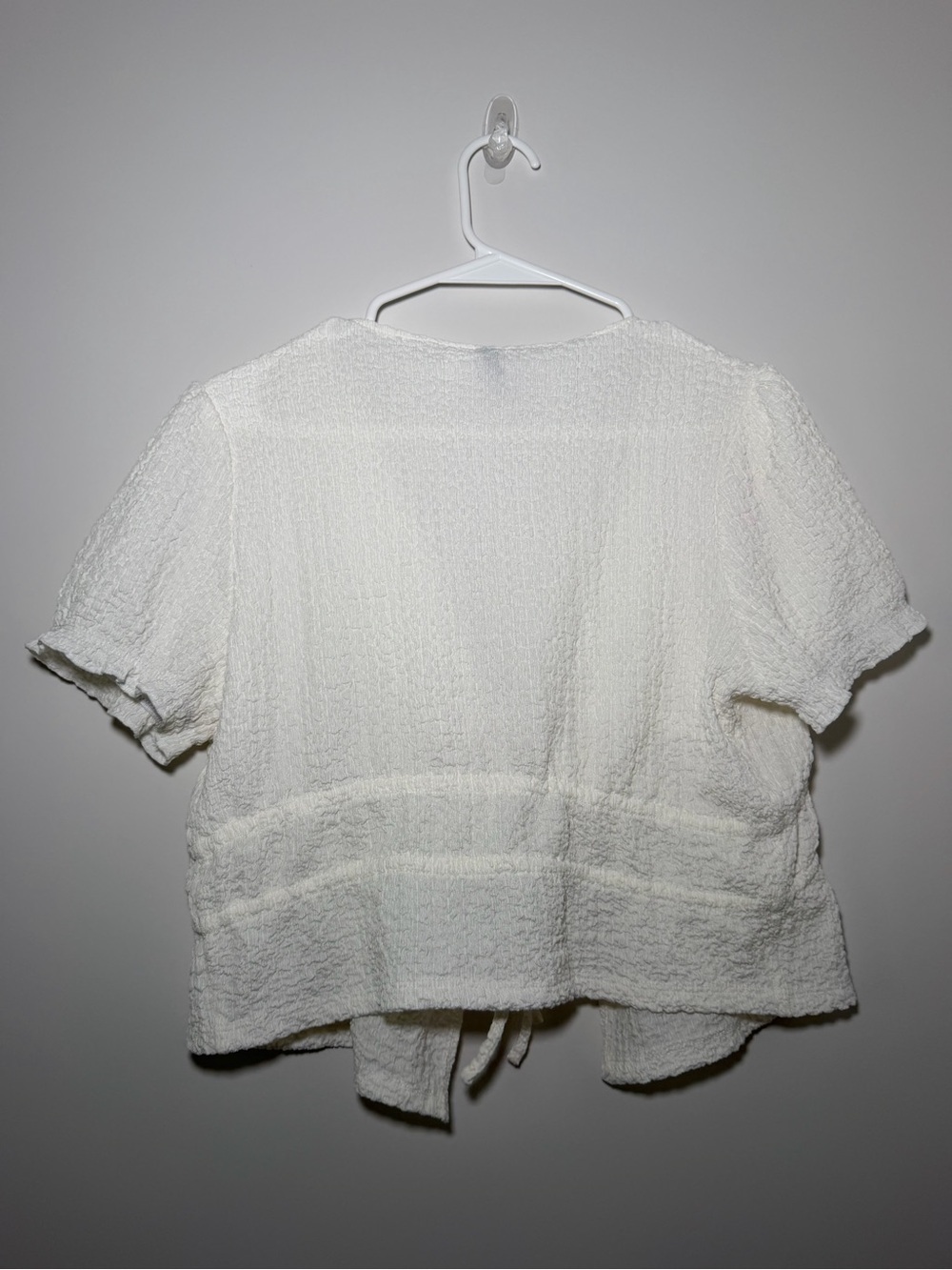 Divided H&M Crinkled Tie-Front Top Women’s Size Medium - Picture 4 of 5